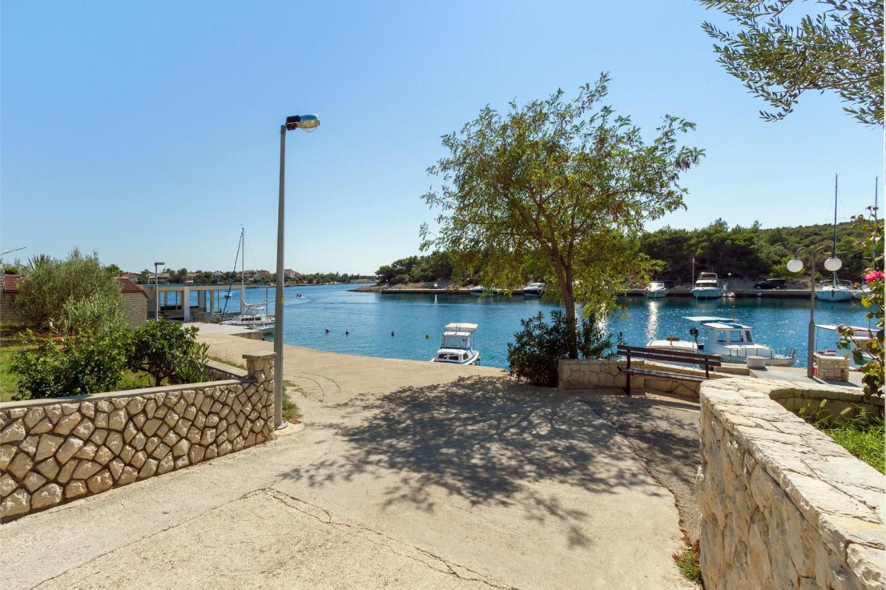 Apartments By The Sea Simuni, Pag - 4083 Kolan Buitenkant foto